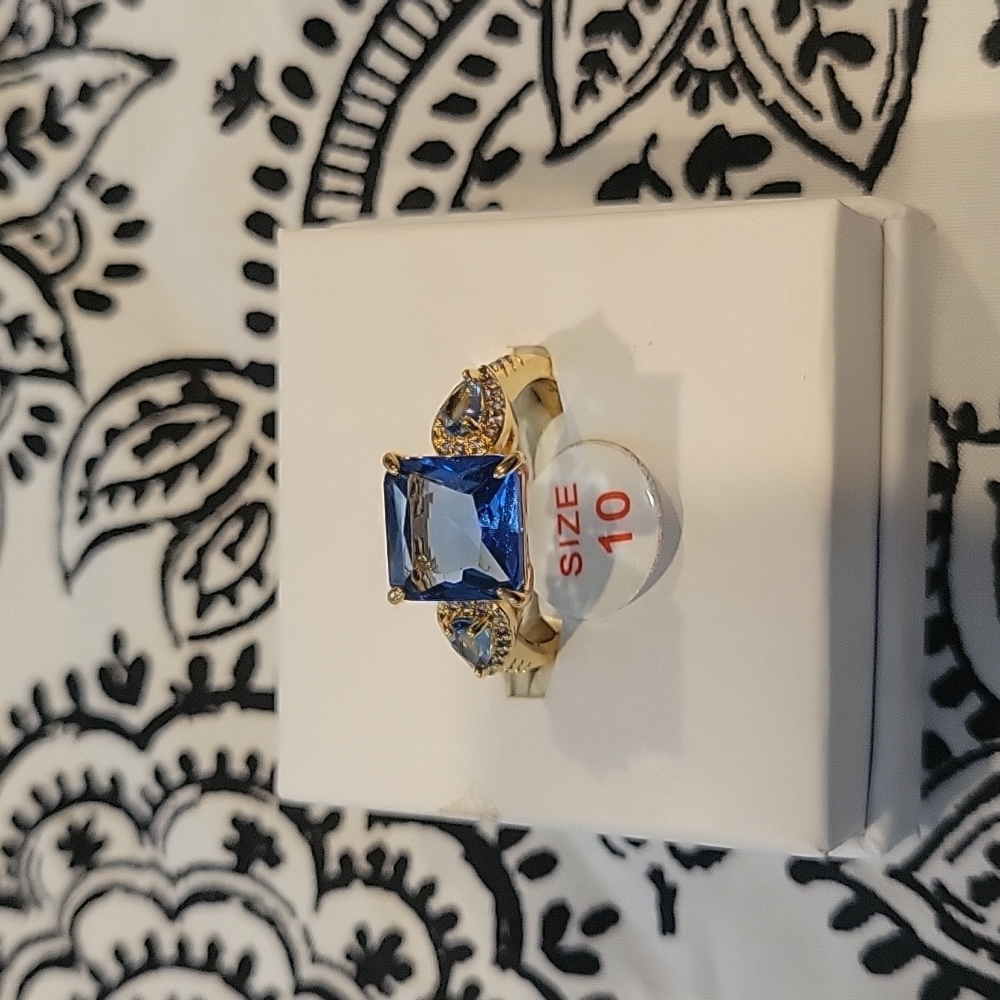 New with tags ring bomb size 10